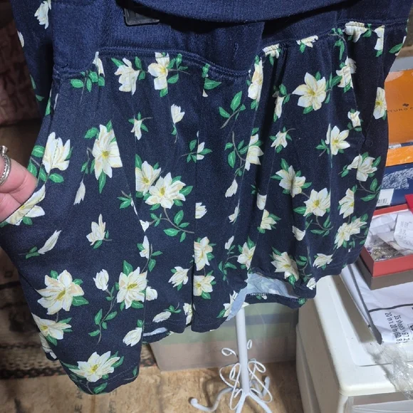 Draper James Navy Floral Lounge Set - Picture 3 of 10